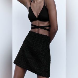 Zara short black textured skirt